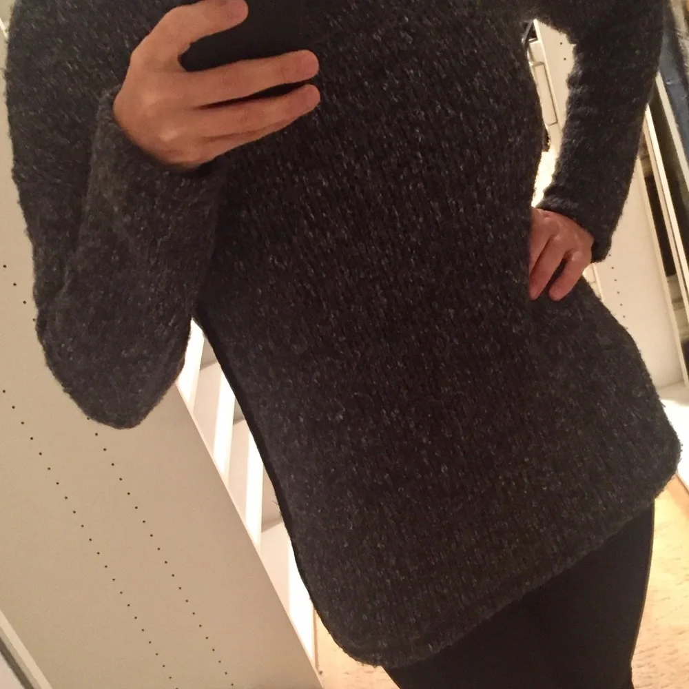 Splendid turtleneck sweater side seam pockets. - Picture 3 of 6